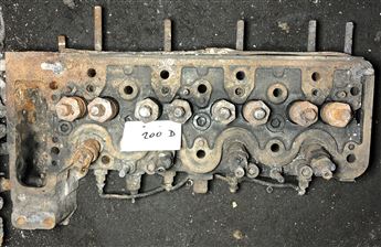 Mercedes 200 D Çıkma Motor Silindir Kapağı