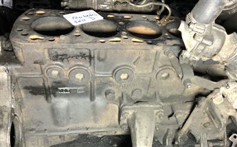 Mercedes 200 D Yarım Motor