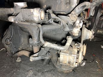 Mercedes 200 D Yarım Motor