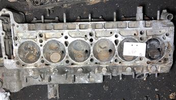 Mercedes 280 Benzinli Çıkma Motor Silindir Kapağı