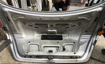 Mercedes E220 2006 Bagaj Kapağııı