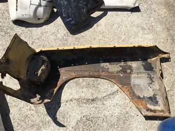 Mercedes w115 Sağ Ön Çamurluk