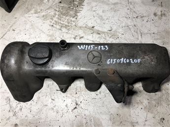 Mercedes W115-W123 (6150160205) Külbütör Kapağı