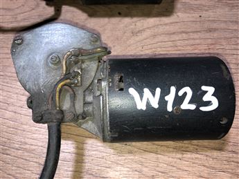 Mercedes W123 1975-1986 Ön Cam Silecek Motoru