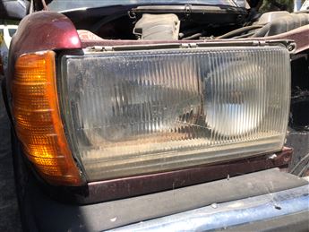 Mercedes W123 Sağ Ön Far