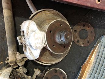 Mercedes (w123) Sağ Sol Ön Taşıyıcı Poya Fren Merkezi