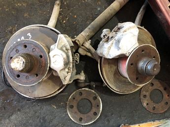 Mercedes (w123) Sağ Sol Ön Taşıyıcı Poya Fren Merkezi