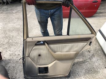 Mercedes (w124) 1985-1995 Sağ Arka Kapı