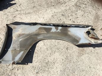 Mercedes w124 Sol Ön Çamurluk