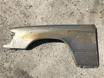 Mercedes w124 Sol Ön Çamurluk