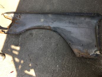 Mercedes w126 300S Sağ Ön Çamurluk