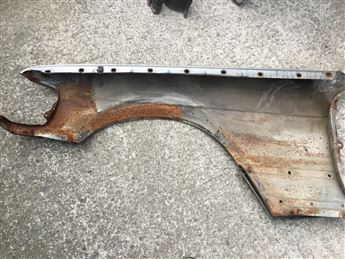 Mercedes w126 300S Sağ Ön Çamurluk