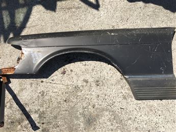 Mercedes w126 300S Sol Ön Çamurluk