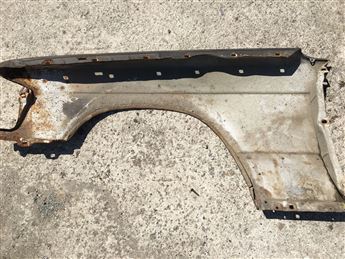 Mercedes w201 190 Sağ Ön Çamurluk