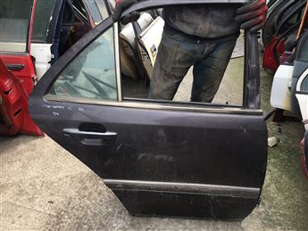 Mercedes (w202) C Class 1993-2000 Sağ Arka Kapı