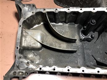 Mercedes W639 Vito Viona Külbütör Kapağı 6460140402