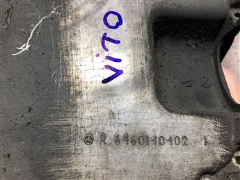 Mercedes W639 Vito Viona Külbütör Kapağı 6460140402