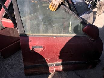 Mitsubishi Carisma 1998-2005 Sağ Ön Kapı