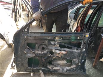 Mitsubishi Carisma 1998-2005 Sağ Ön Kapı