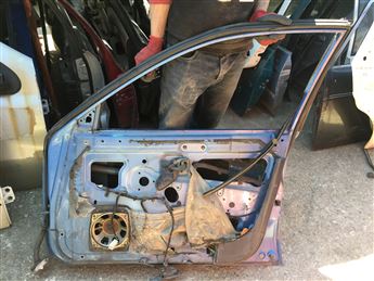 Mitsubishi Carisma 1998-2005 Sağ Ön Kapı