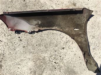 Mitsubishi Carisma Sağ Ön Çamurluk