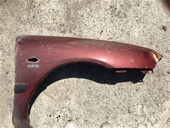 Mitsubishi Carisma Sağ Ön Çamurluk