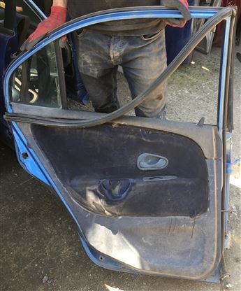 Mitsubishi HB Carisma 1998-2005 Çıkma Sol Arka Kap