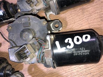 Mitsubishi L300 Ön Cam Silecek Motoru (3)