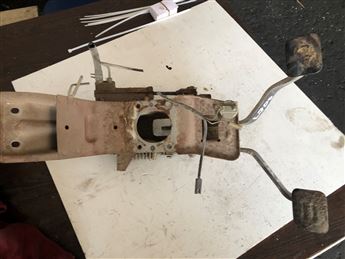 Mitsubishi L300 Pedal Takımı (Fren - Debriaj)
