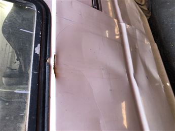 Mitsubishi L300 Sol Sürgülü Kapı (Kusurlu)