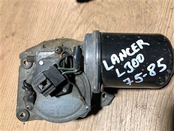 Mitsubishi Lancer L300 1975-1985 Ön Cam Silecek Motoru