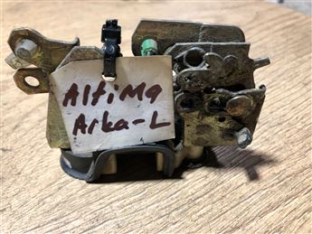 Nissan Altima Sol Arka Kapı kilidi