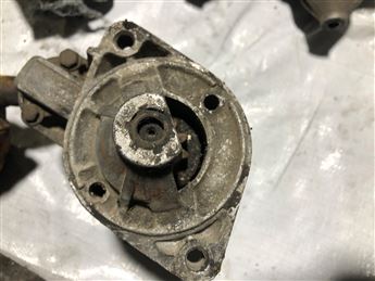 Nissan Bluebird 1984-1990 (M3T 23300 D0213) Çıkma