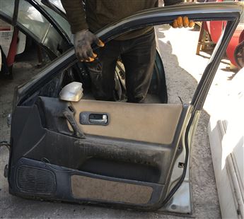 Nissan Bluebird Sağ Ön Kapı