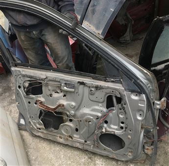 Nissan Bluebird Sol Ön Kapı