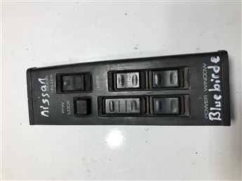 Nissan Bluebirde 4 Kapı Cam Kontrol Paneli