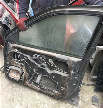 Nissan Laurel Altima 1990-1997 Sağ Ön Kapı