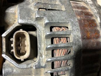 Nissan Navara Pathfinder 2.5 DCİ 2005–2010 Şarj Dinamosu (23100-EB315) 