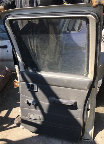 Nissan Pick-up 1990-1996 (Çift Kabin) Sağ Arka Kap