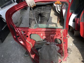 Nissan Primera 1997-2002 Sol Arka Kapı