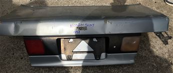 Nissan Sunny 1990-1993 Bagaj Stop Reflektör