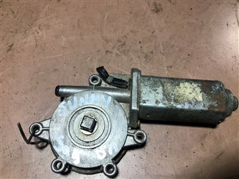 Nissan Sunny Altima Sağ Ön Cam Kriko Motoru