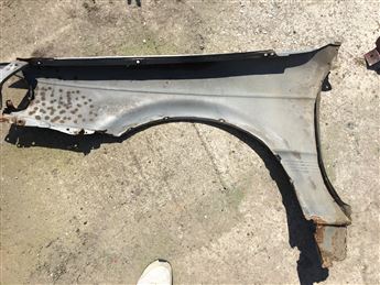 Nissan Sunny B13 Sağ Ön Çamurluk