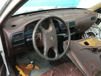 Nissan Sunny EX 1994 Göğüslük