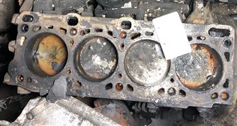 Nissan Urban 2.5 D Yarım Motor