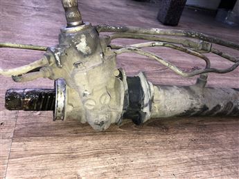 Nissan Urvan Direksiyon Kutusu