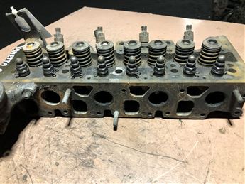 Nissan Vanetta 2.3 Silindir Kapağı