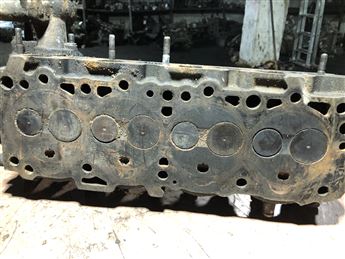 Nissan Vanetta 2.3 Silindir Kapağı