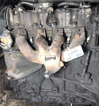 Opel Ascona 1.8 Enjeksiyonlu Emme ve Egzoz Manifoldu