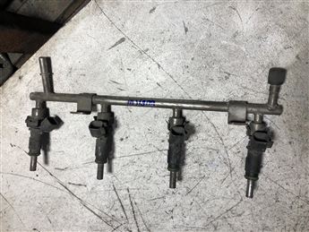 Opel Astra J Cruze 1.6 Enjektör Kütüğü